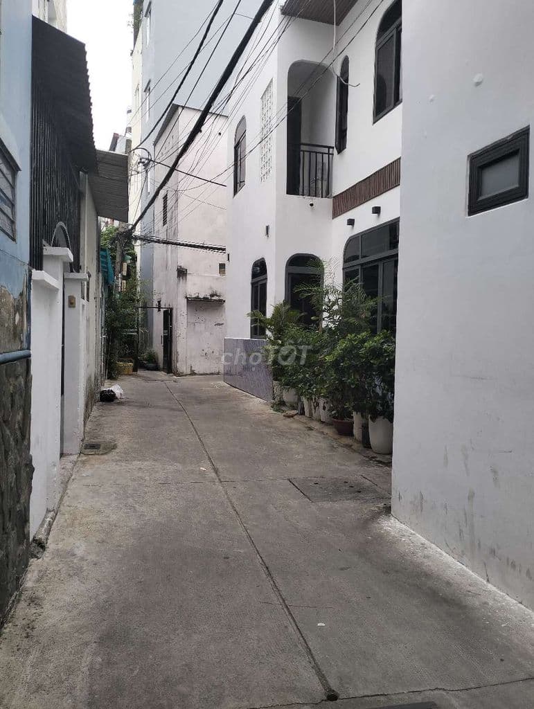 Cần bán căn góc đường Tân Sơn Nhì