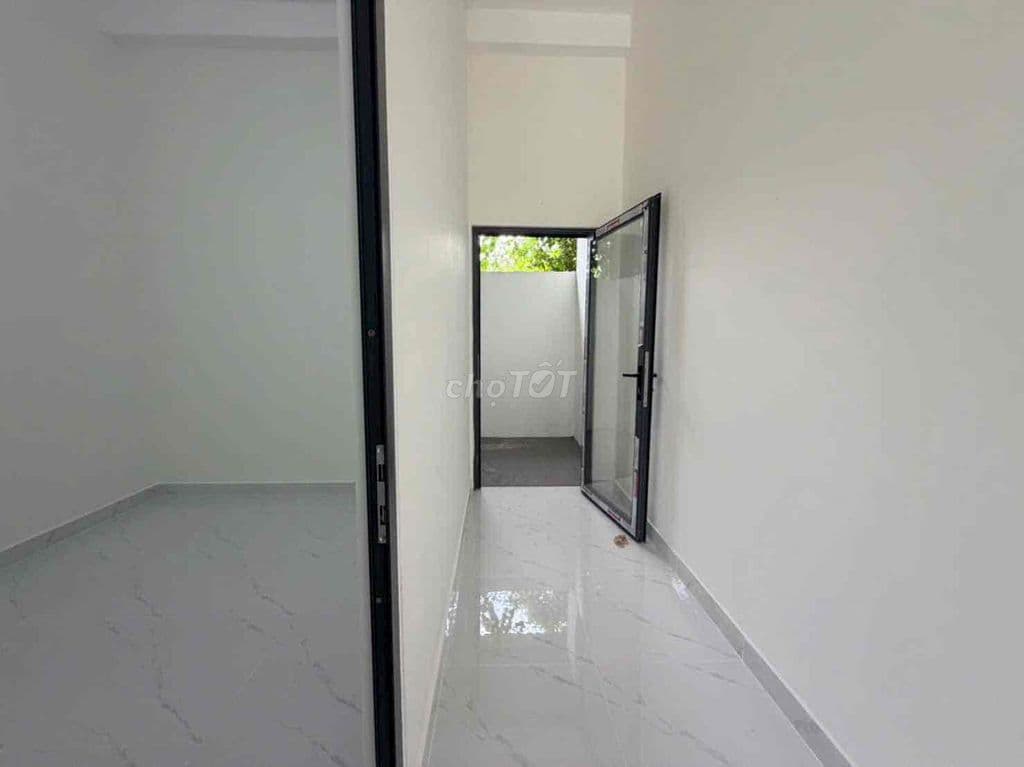 nhà xây mới có hoàn công đối diện trường đh nguyễn tất thành apđ.q12 - Ảnh 3
