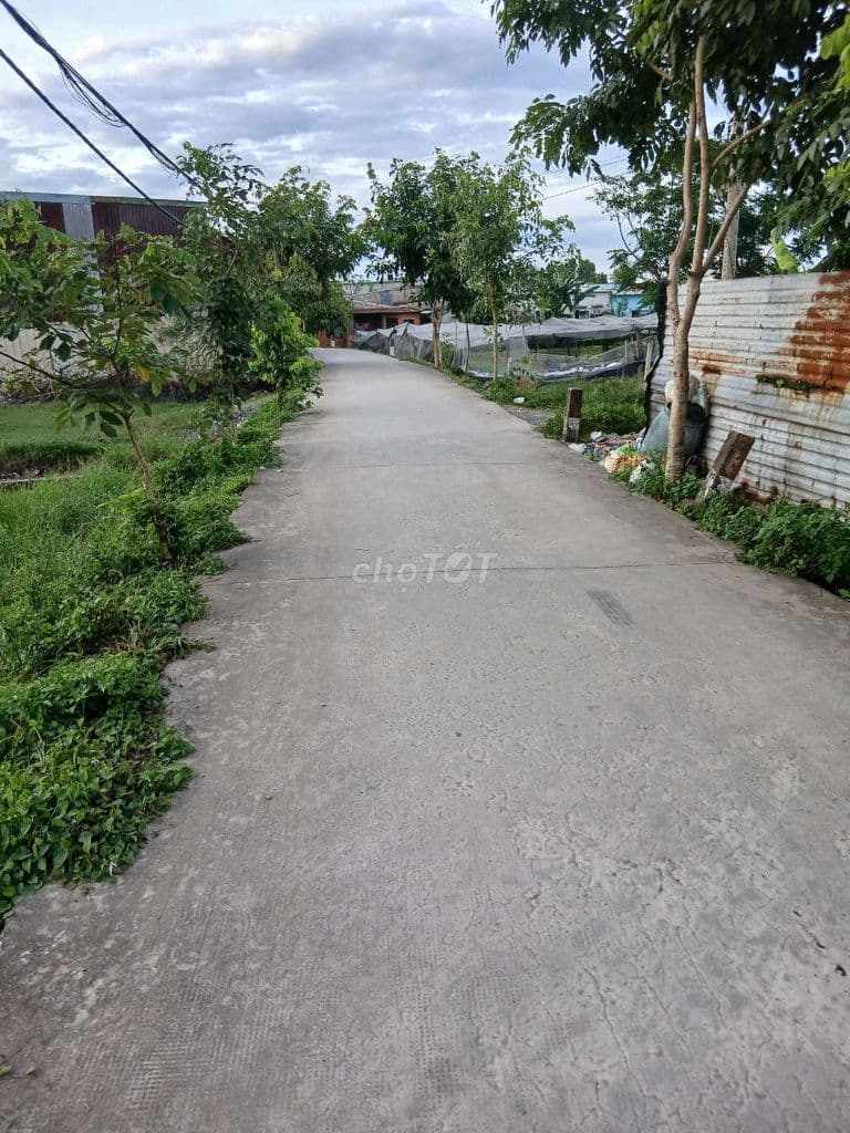 Về quê cần bán gấp lô đất lọt khe 4 * 13