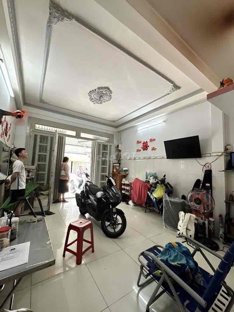 Bán gấp Nhà Mặt Tiền Đs Lê Văn Quới, 40m2, 2 tầng, chỉ nhỉnh 4 tỷ. - Ảnh 2