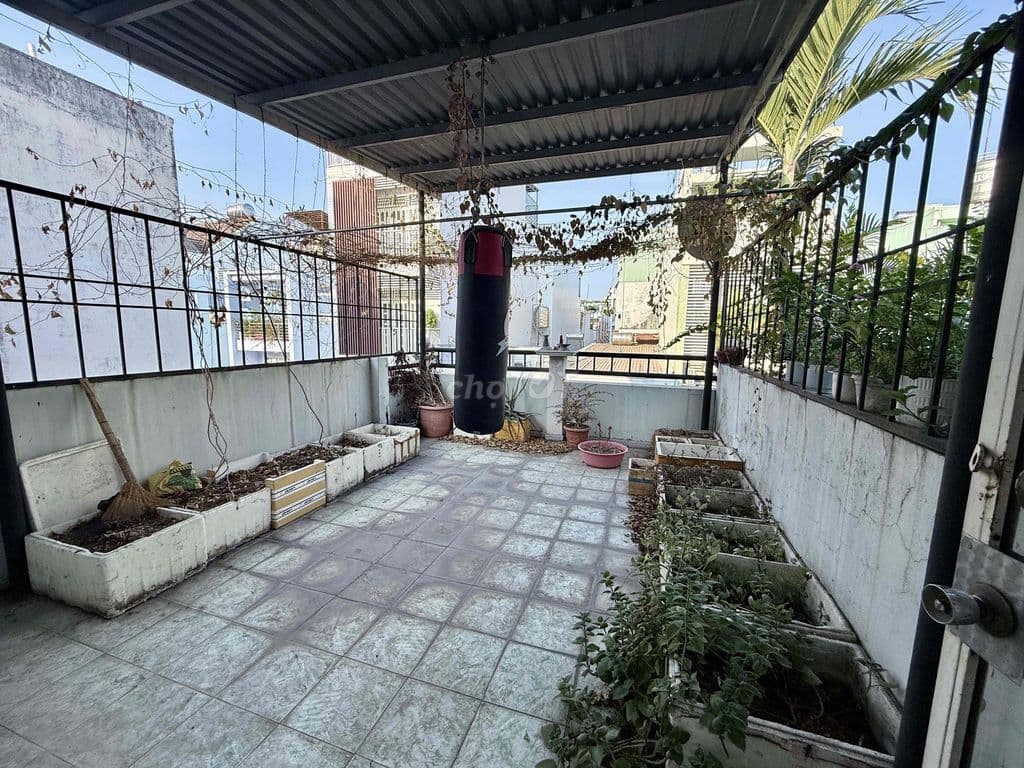 Hotgirl nhà phố Ngọc Giàu - nhà giá tốt xe hơi ngủ nhà thông Tân Hương - Ảnh 3