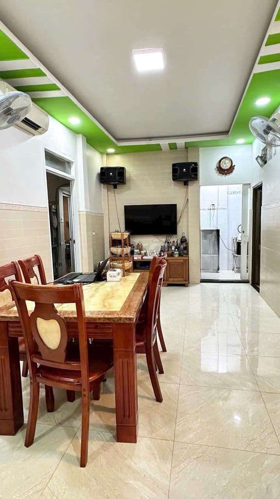 Nhà Gác Lững Đẹp 9,6x14m 1/30m Đg Lớn Gần BĐ 5 Giao Phan Văn Hớn.