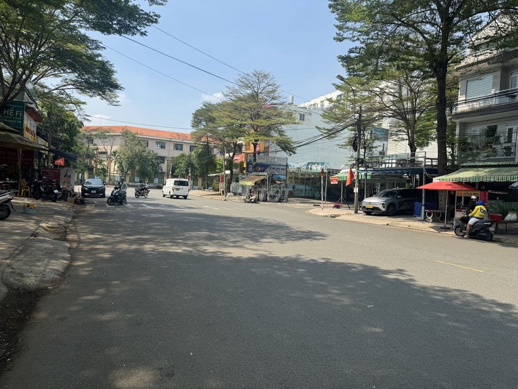 Bán lô đất 120m2 sổ đỏ cá nhân mặt tiền Phạm Thế Hiển 30m KDC Phú Lợi