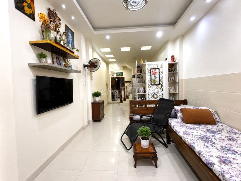 Nhà Linh Chiểu Thủ Đức 62m² 3Tầng 4PN Hẻm Xe Hơi ~ Vincom Võ Văn Ngân