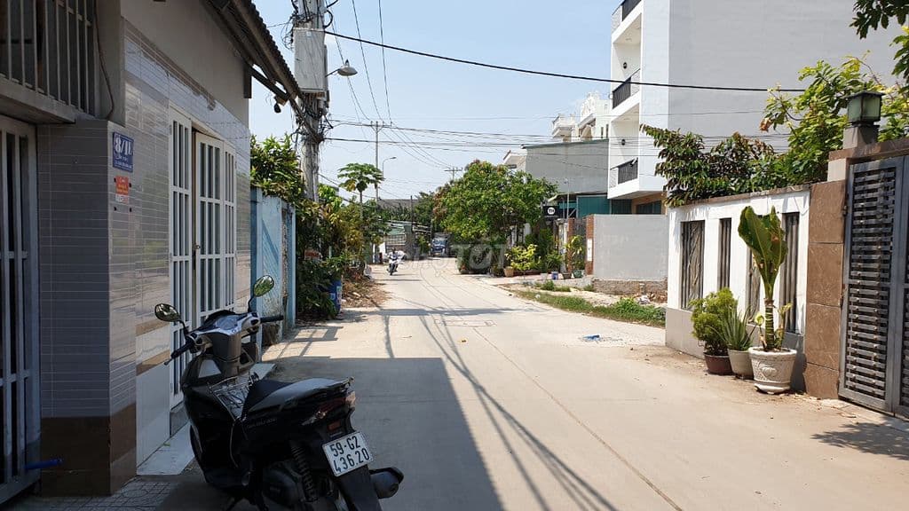Bán dãy trọ DT 9m*20m, gồm 10P, gần ngã 4 Giếng Nước (QL22) Hóc Môn - Ảnh 3