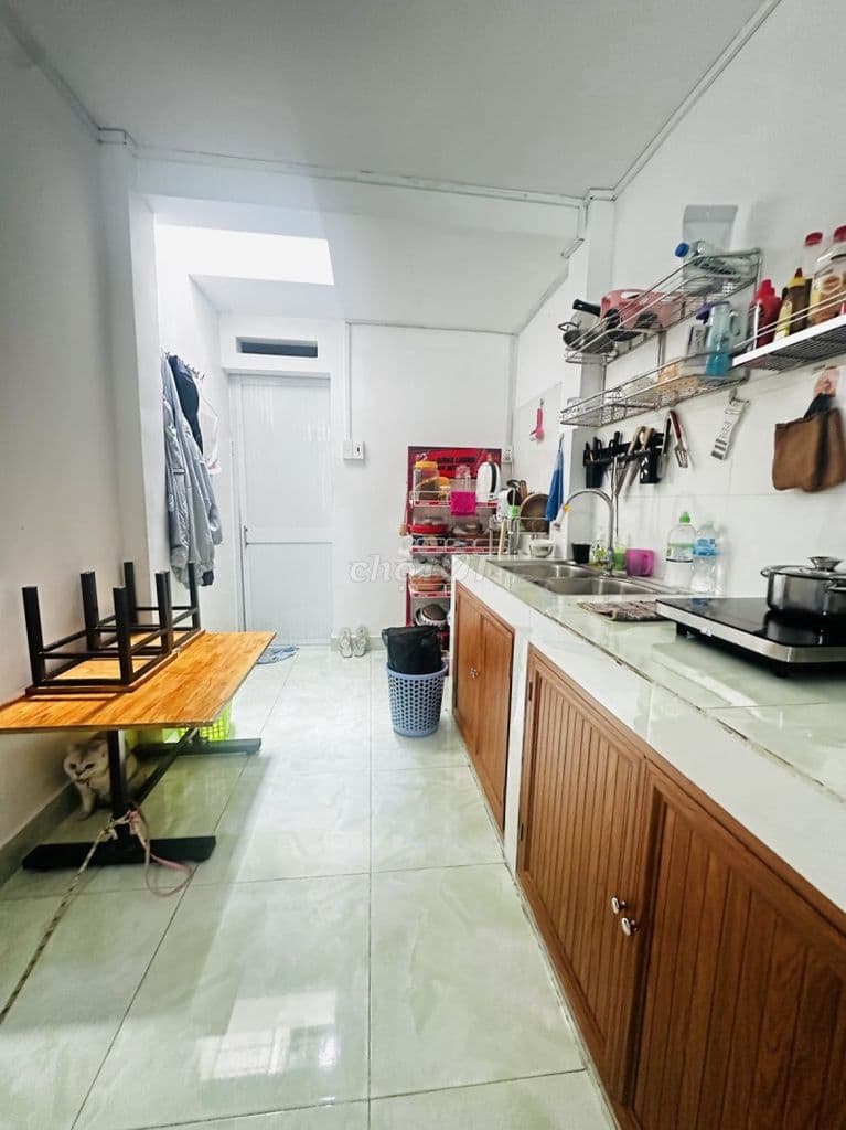 Tân Bình Gấp Bán 35m2 Chỉ 3.3Tỷ Hẻm Oto Sổ Đẹp Trệt+Lửng Giáp Sân Bay