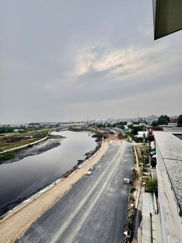 CHỈ 8.5 TỶ - 6 TẦNG CÓ THANG MÁY - MẶT TIỀN SÔNG VÀM THUẬT - GÒ VẤP - Ảnh 2