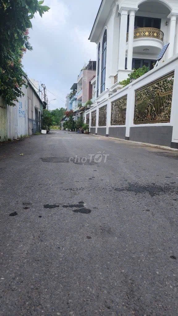 Nhà hẻm xe hơi 6m Đường 102 Tăng Nhơn Phú A, 80m² ngang 6.2m nở hậu