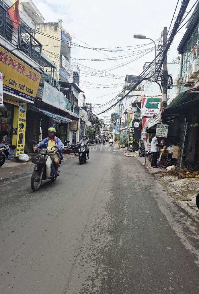 GẦN CHỢ BÀ CHIỂU, bán gấp nhà DT 66m, Phường 12 Bình Thạnh