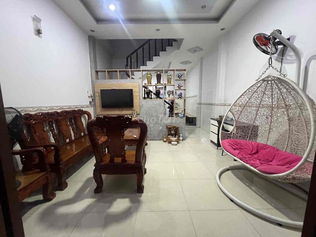 GẤP ! BÁN NHÀ 3 TẦNG - HẺM OTO - LÊ VĂN VIỆT - Ảnh 3