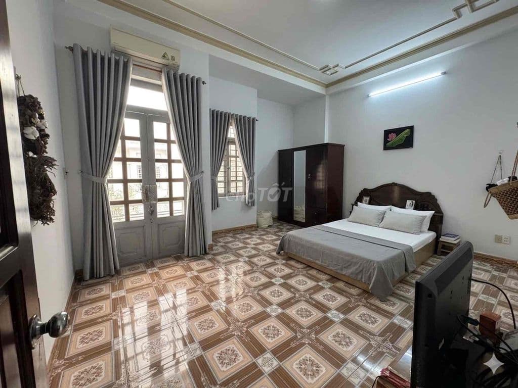 GẦN SÂN BAY , 5x22 , 4 TẦNG XE HƠI ĐẬU NHÀ , 8P CHO THUÊ , NHỈNH 7 TỶ - Ảnh 2