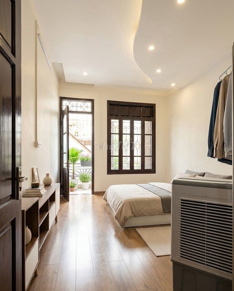 Bán nhà phố Tôn Đức Thắng 61m nở hậu thoáng trước sau 210tr/m