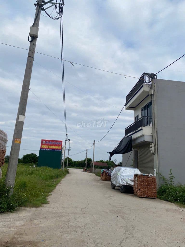 Đất đấu giá, 85m, Tân Phú-Quốc Oai, đẹp nhất xã, kinh doanh, chỉ 5 tỷ