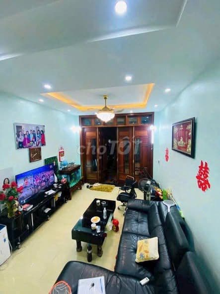 bán nhà 4pn gần chợ ngọc thuỵ giá chỉ 14 tỷ