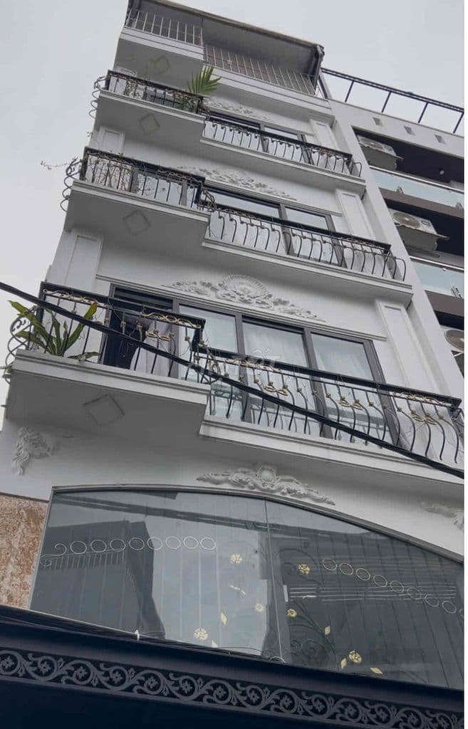 Cần Bàn Nhà Ngọc trì