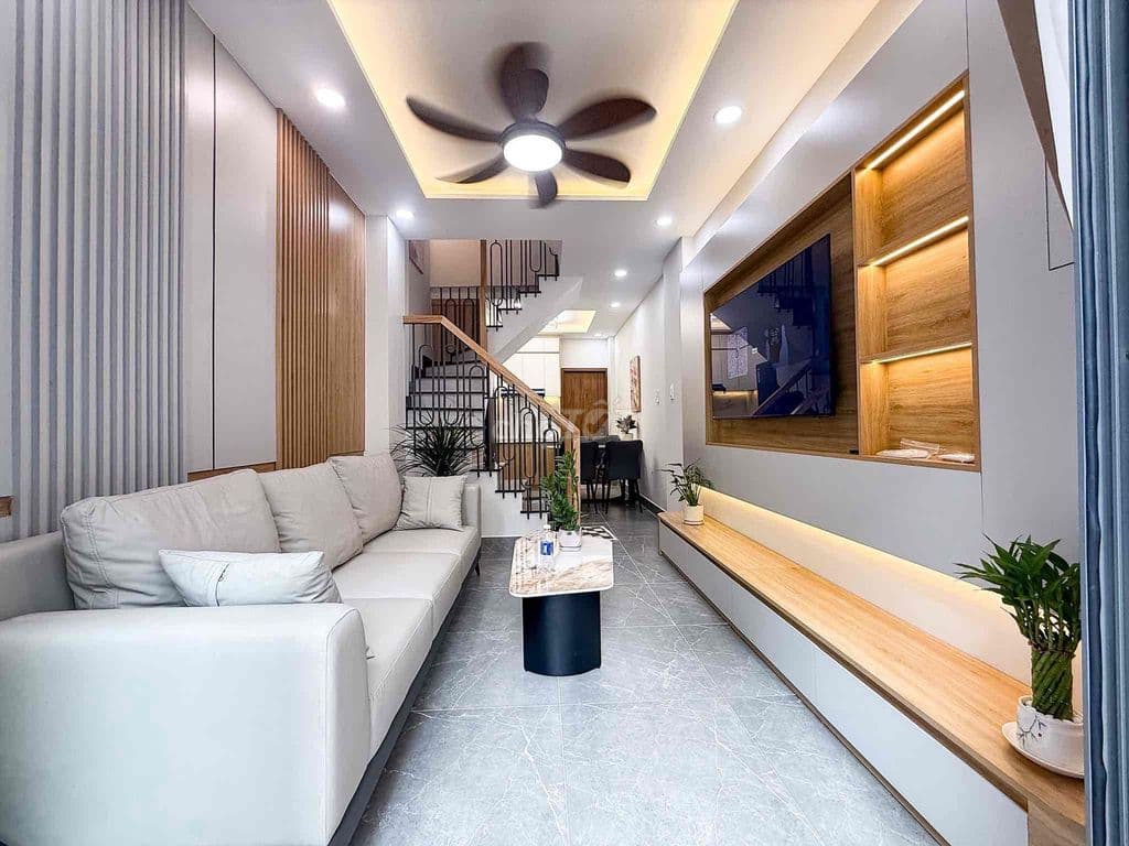 🇻🇳 SỐC! 5.6 TỶ –NHÀ 3 TẦNG 4PN FULL NỘI THẤT – NGAY PHAN XÍCH LONG, Q1