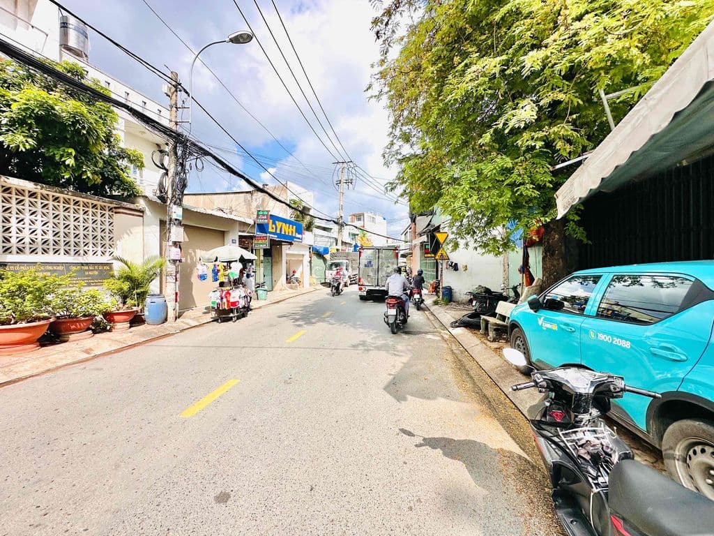 Nhà 2 lầu mặt tiền đường Hiệp Thành 13 giá rẻ hơn trong hẻm - Ảnh 3