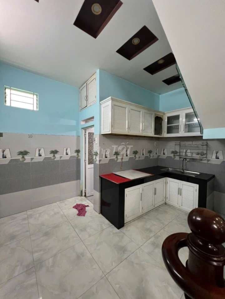 Bán nhà Khu Lê Văn Quới gần 4 Xã 2 tầng 68m2 hẽm ô tô thông chỉ 4 tỷ 5 - Ảnh 2