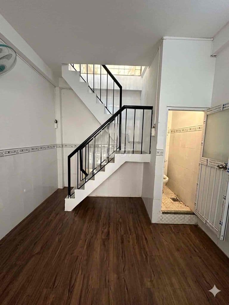 🏡 Trệt - 2 Lầu - Sổ hồng riêng - Gần chung cư Gia Phát - Ảnh 2