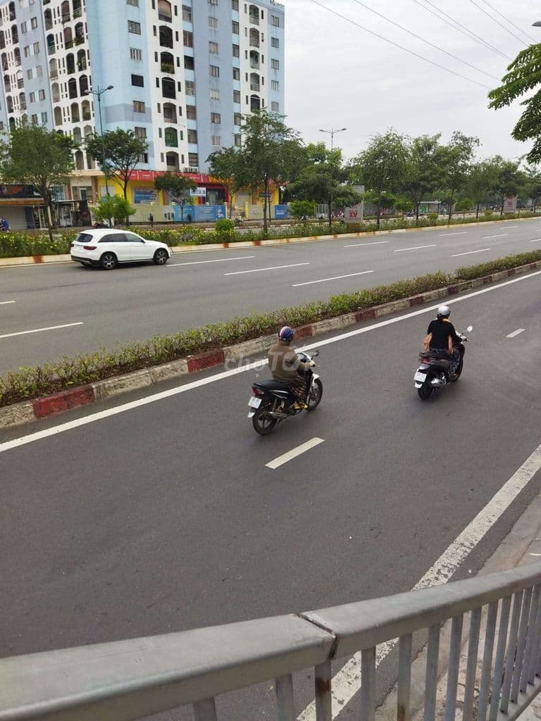 Cần bán gấp nhà nhỏ mặt tiền