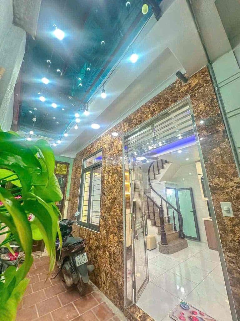 -Bán Nhà Ngõ Gốc Đề Minh Khai -30m+5 tầng+mt5m giá:6.66 -Sổ đỏ chính