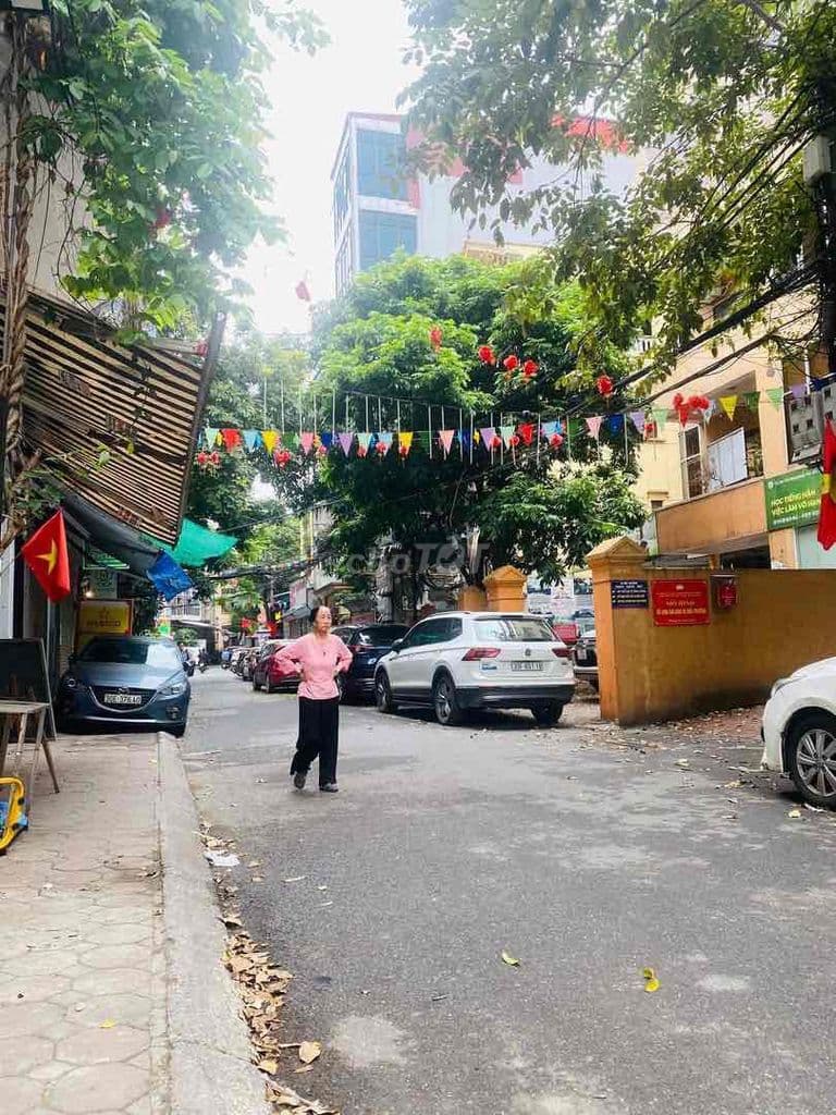 Phân Lô Phố Vip Hoàng Quốc Việt-Cầu Giấy,72m,MT6m Gara Oto,2 Thoáng