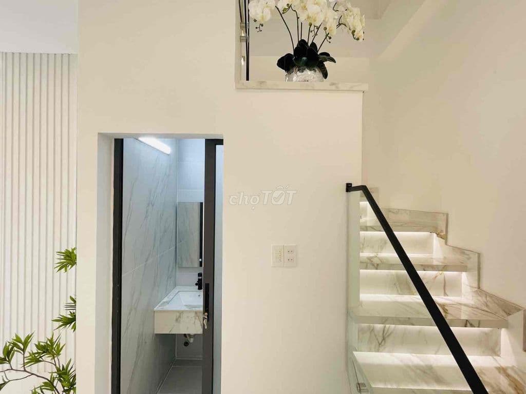 Q10 • CMT8 • Hẻm 2 xe tải né nhau • 2PN • 2WC • chủ giảm chào 600tr - Ảnh 3