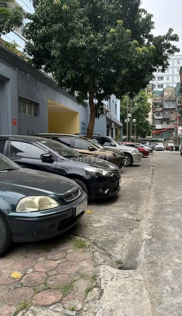 bán nhà 4 tầng Hoàng Quốc Việt 23.3 tỷ