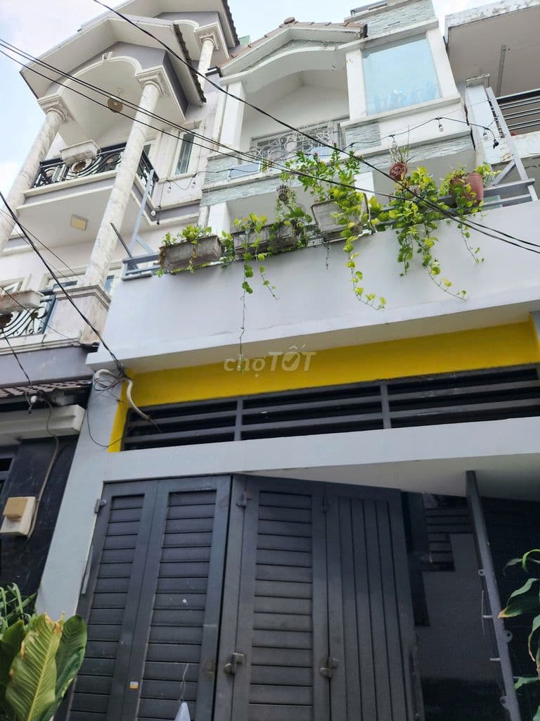 GIẢM CÒN 6,9 TỶ TL - HẺM 5m TRẦN BÁ GIAO P5 GÒ VẤP - DT 4x13m, 3 TẦNG