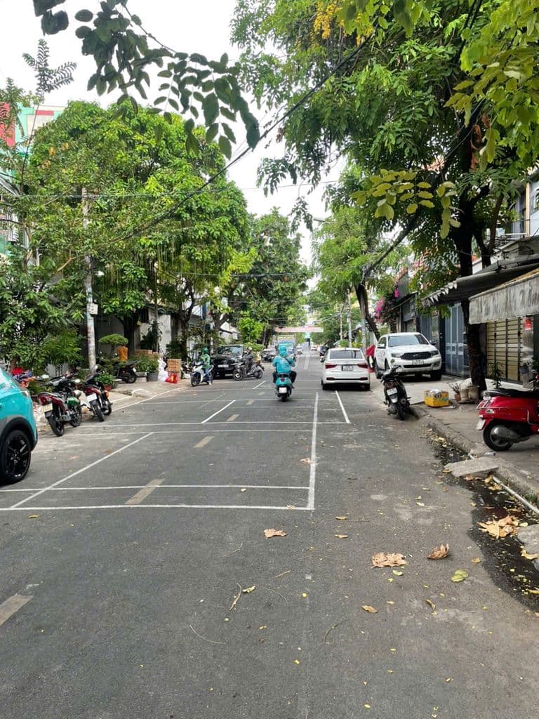 Bán nhà mặt tiền đường S3, DT đẹp: 5.5mx18m, 2 tầng, Gần Công Viên