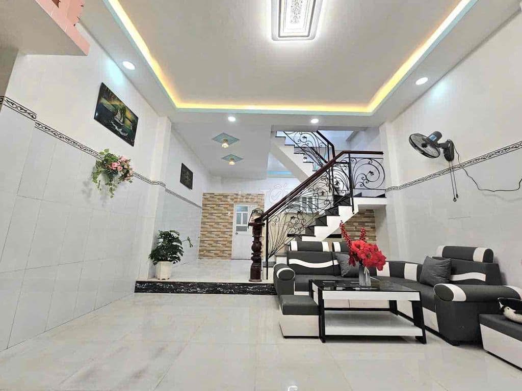 Bán nhà 2 tầng (53m2 đất) Phạm Thế Hiển P5. Q8