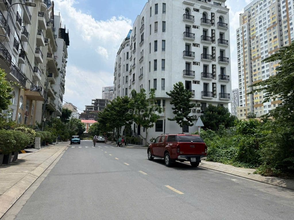 Bán biệt thự 300m2 khu nội bộ Nguyễn Văn Hưởng , Thảo Điền. Quận 2. - Ảnh 2