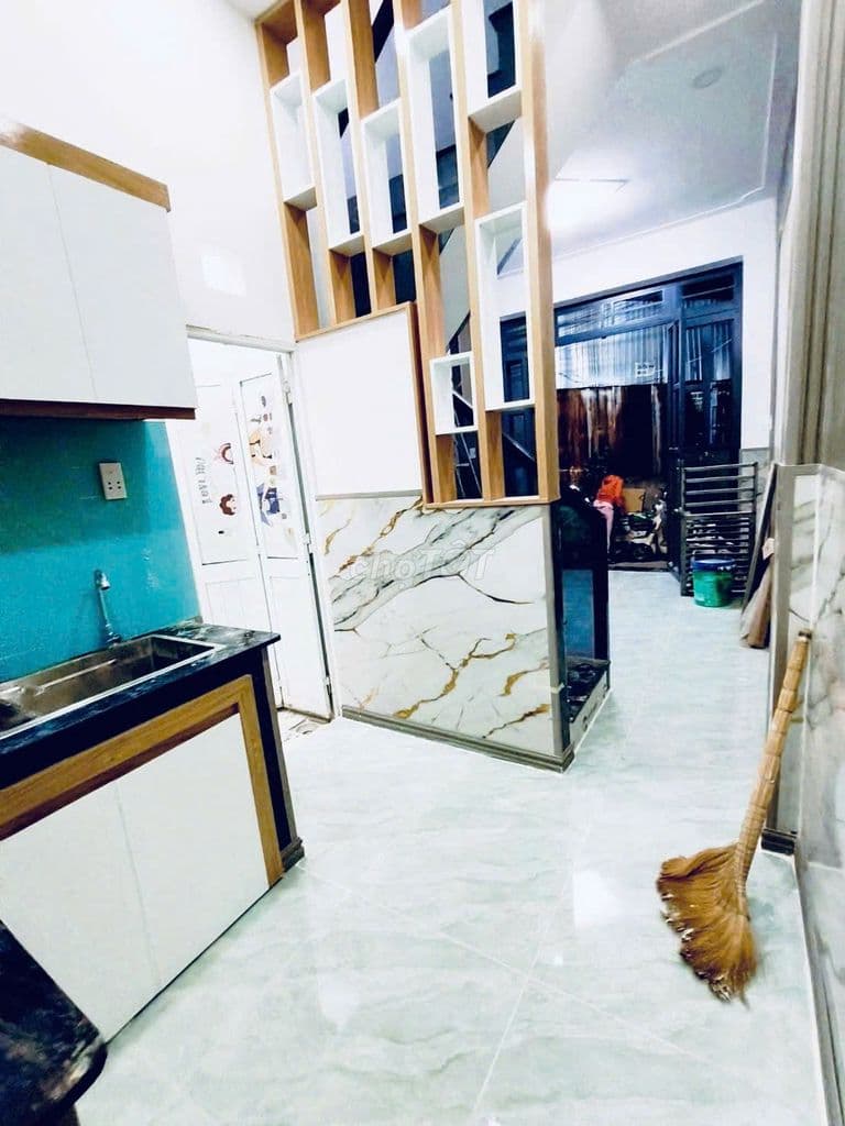 Nhà căn góc 2 mặt hẻm đg HT07 gần BX Lê Văn Khương 1T1L giá 1 ty1 95TL - Ảnh 2