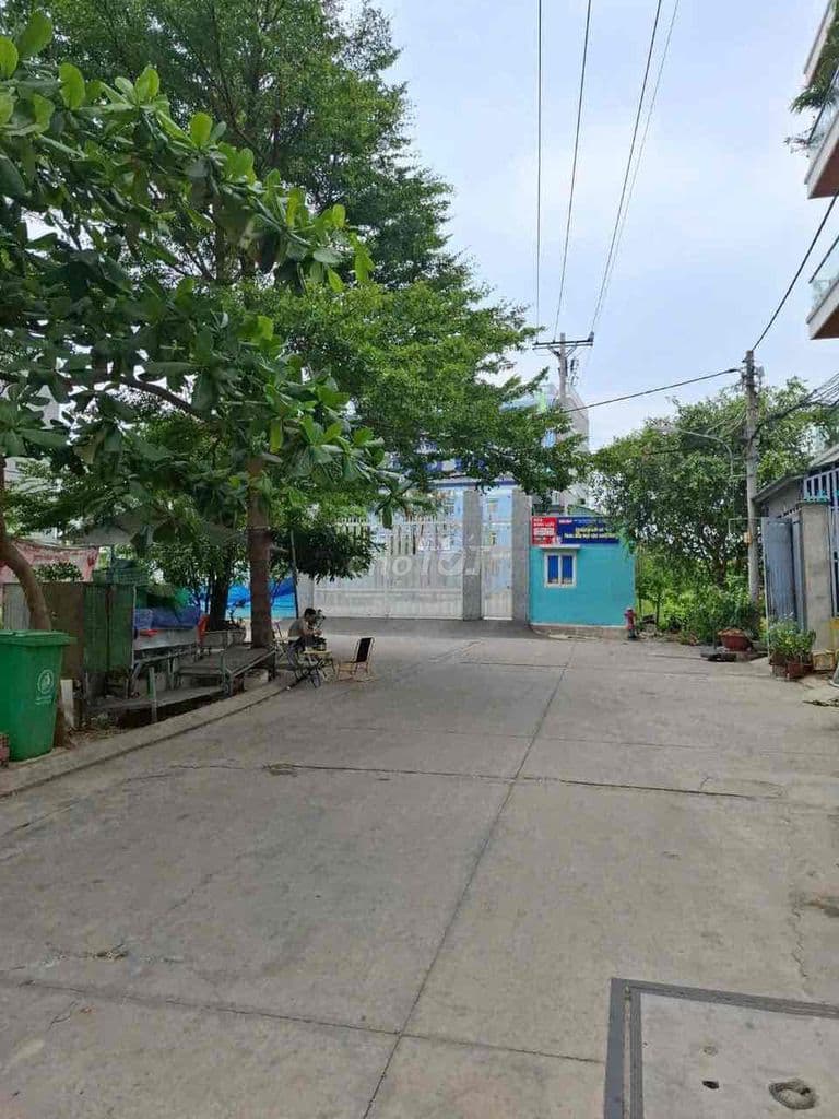 Bán nhà 4m x 20m 4 tầng đường Thạnh Lộc 40 Q12 ngay cổng trường học - Ảnh 3