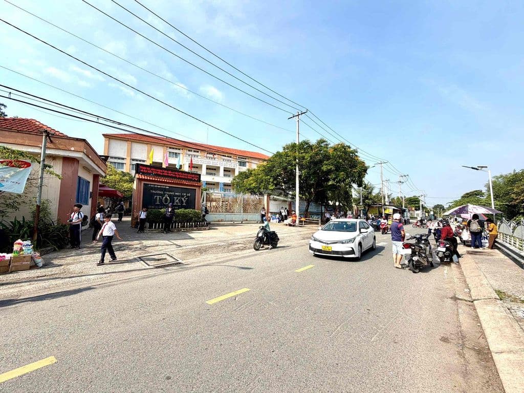 Chủ bán 2 lô đất liền kề Mt đường nhựa Tôky12 Nhỉnh 4ty