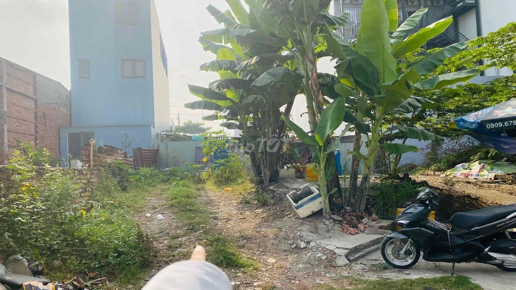 Hẻm 501 Hà Huy Giáp cách ngã 4 ga 1km