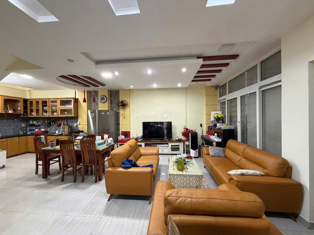 Nhà HXH Đường Cộng Hòa,P.4,Tân Bình 72m2, 3 lầu giá chào 11.8 tỷ