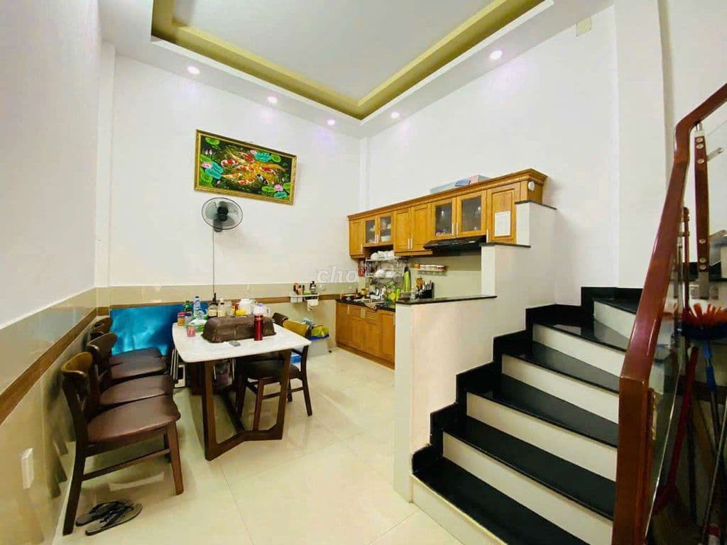 Gấp! Nhà trệt 3 lầu, hẻm 5m Trần Quang Diệu Q3, DT 10x11m - Ảnh 3