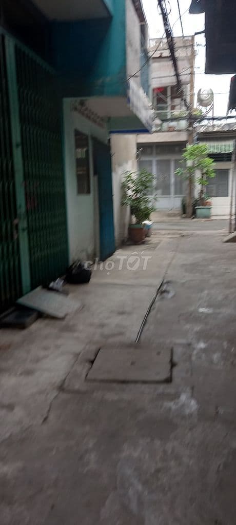 Nhà bán lạc long quân