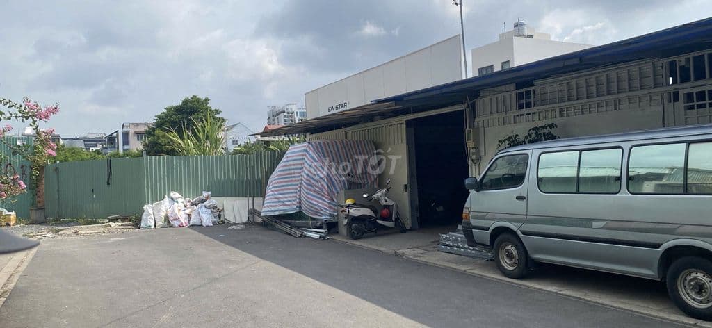 Bán đất 200m2 (8.8x22.5) Hẻm xe tải quay đầu gần Gigamall