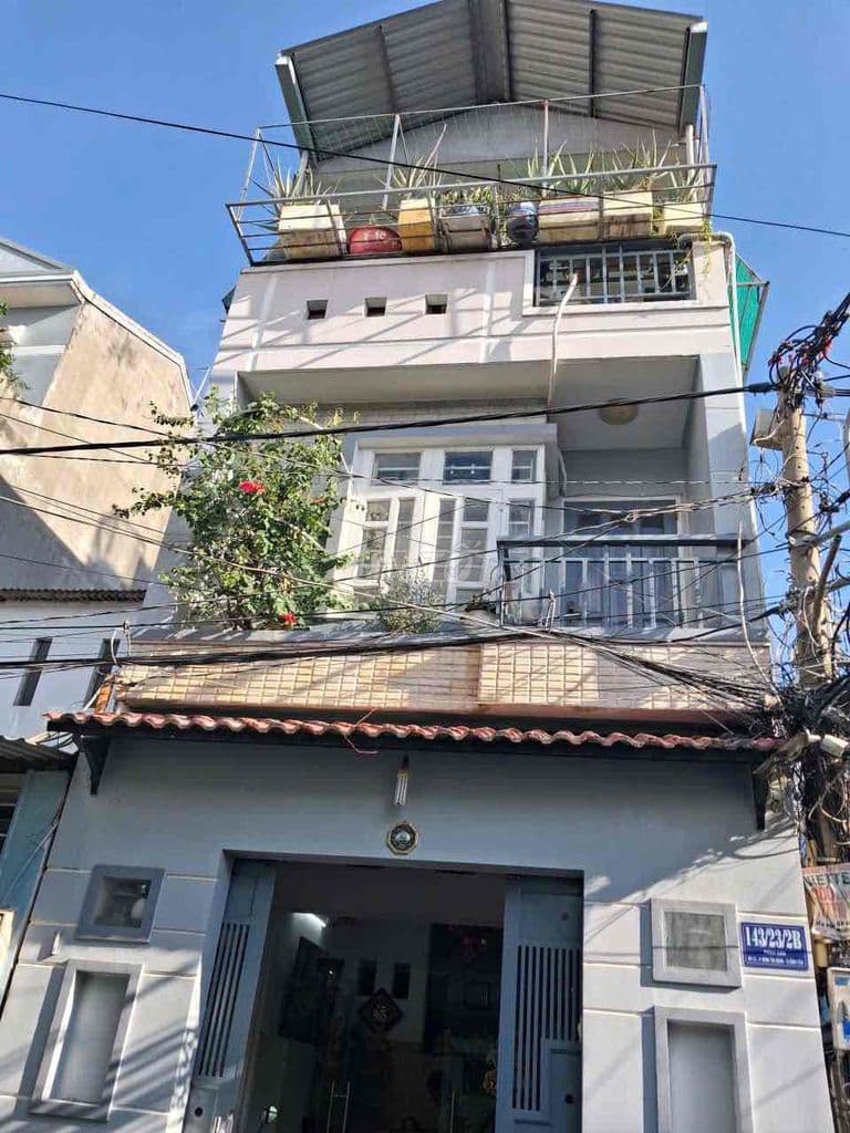 góc 2 mặt tiền Phan Anh 1 trệt 2 lầu . hẻm xe hơi vào nhà . 4.35 tỷ
