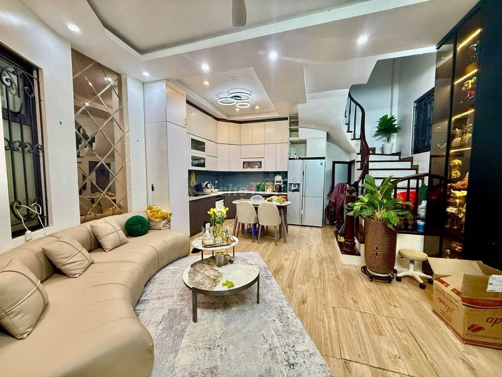 BÁN GẤP NHÀ NGỌC LÂM - LONG BIÊN, 4 TẦNG, NGÕ THÔNG, GIÁ HƠN 8 TỈ