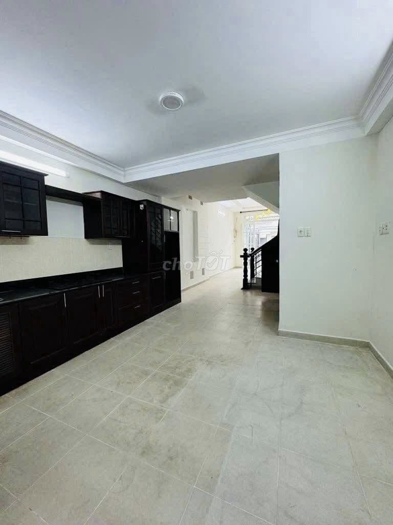 Chỉ 4.95 Tỷ Nhà Hẻm 4m Thông Nguyễn Sơn 4X14.5 CN 55M2 2 Tầng Sát MT - Ảnh 3