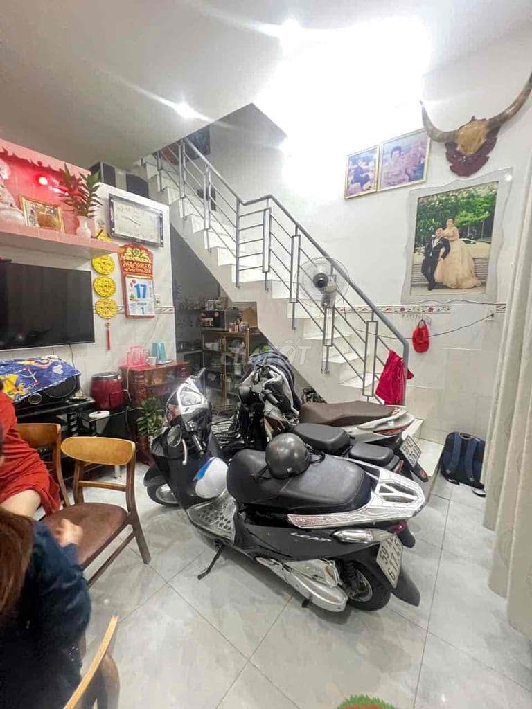 Nhà Đúc 1 Lầu Đường Bà Hom Q6 gần Chợ Phú Lâm