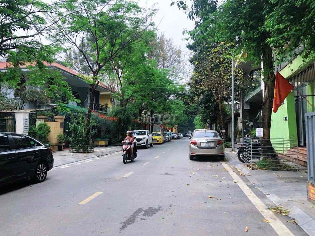 BÁN NHÀ CHÍNH CHỦ PHỐ HÀNG BÚN BA ĐÌNH 6 TẦNG THANG MÁY 9.5 TỶ