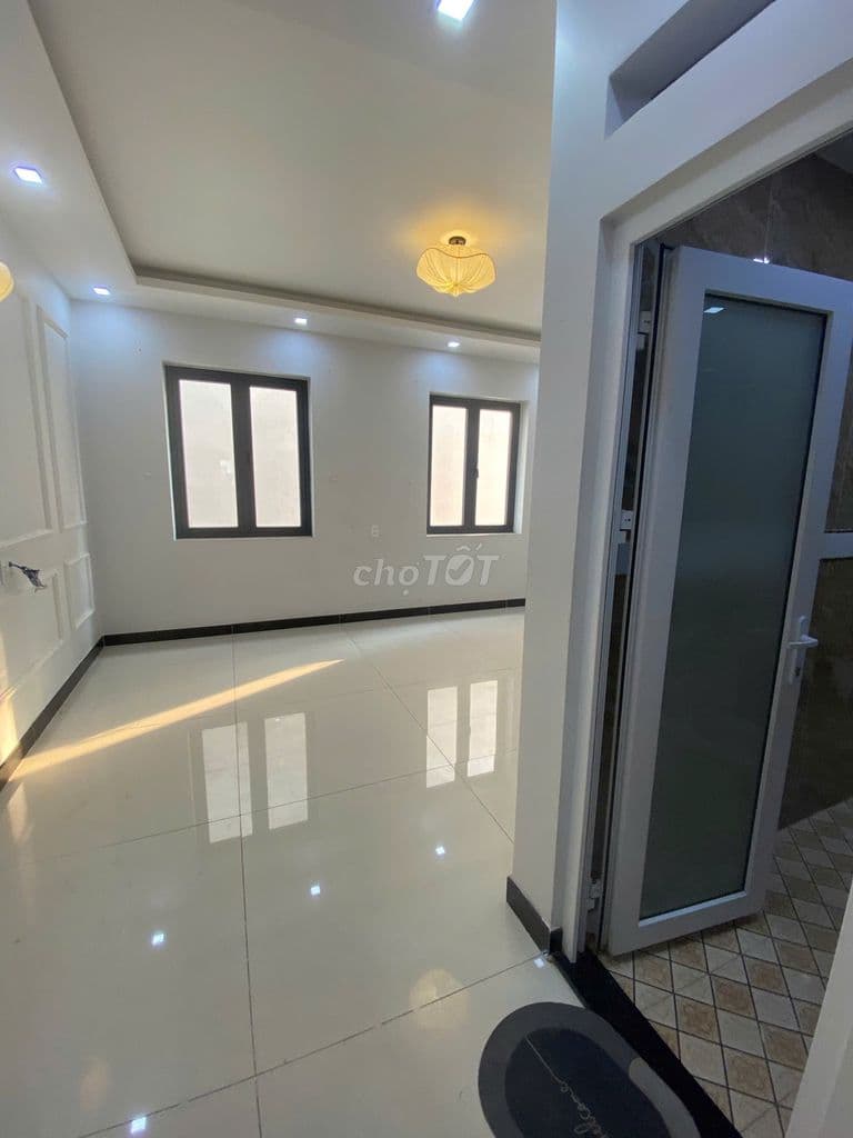 Rẻ nhất dự án 1Hầm 4 Lầu có thang máy , đang cho thuê 40tr/th