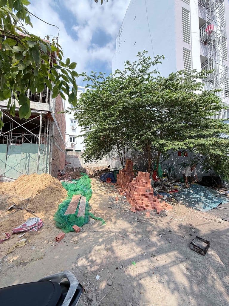 ĐẤT KHỦNG LẠC LONG QUÂN – NGANG 10M – 100m²