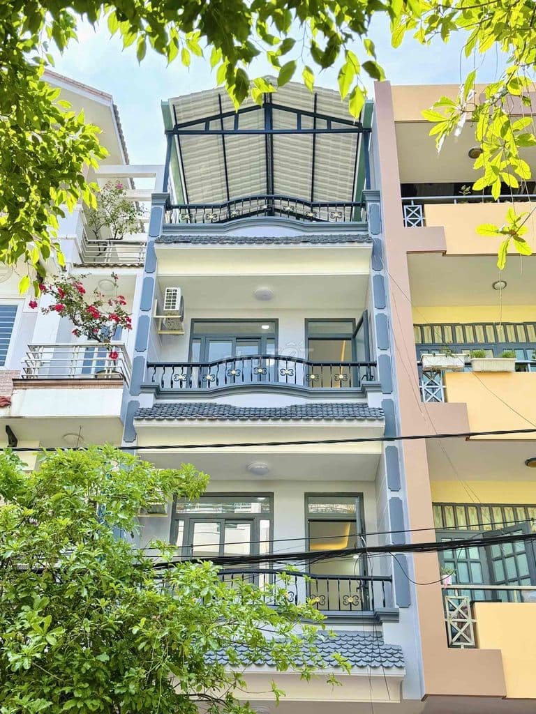 Nhà 5 tầng lầu MT nội bộ giáp Cao Lỗ P.4 Quận 8