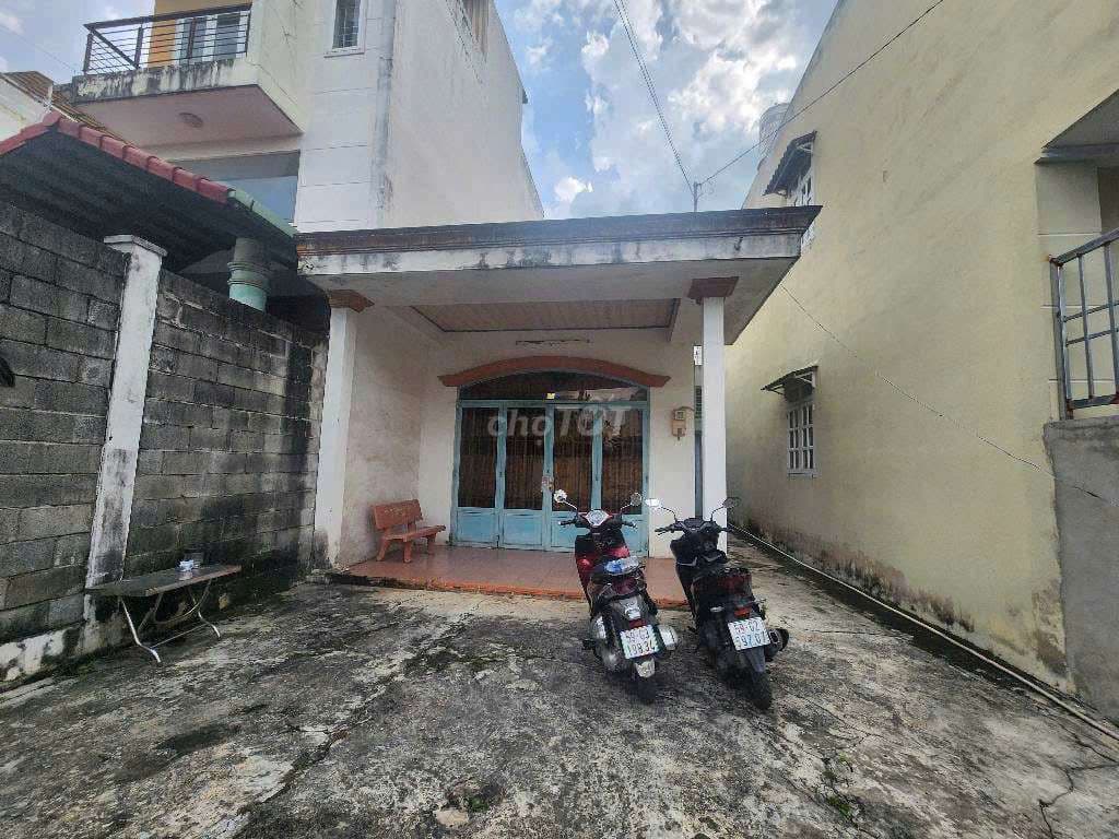 Nhà cấp 4 đường HUỲNH THỊ HAI,P.TÂN CHÁNH HIỆP Q12 dt 157,4m2(6x26)