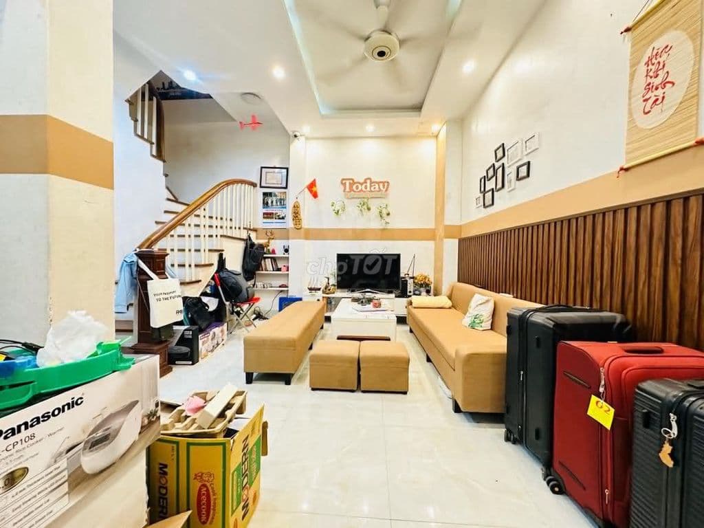 Gấp! Phạm Ngọc Thạch gần phố, ba gác, lô góc 2 thoáng, 41m2*5t, ở ngay